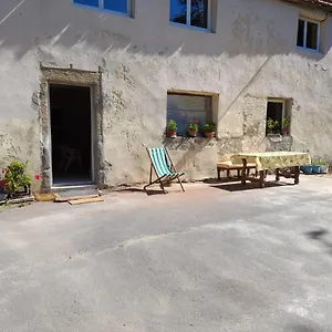 Maisons Du Père Paille Hébergement de vacances Usclades-et-Rieutord